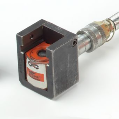 39121415 隔膜液体泵 在組裝大口徑接頭時可使用SertoMatic組裝系統。SertoMatic配備了強力的電動液壓泵浦，可快速組裝所有Serto接頭。SertoMatic最大可用於組裝直徑35mm的接頭。